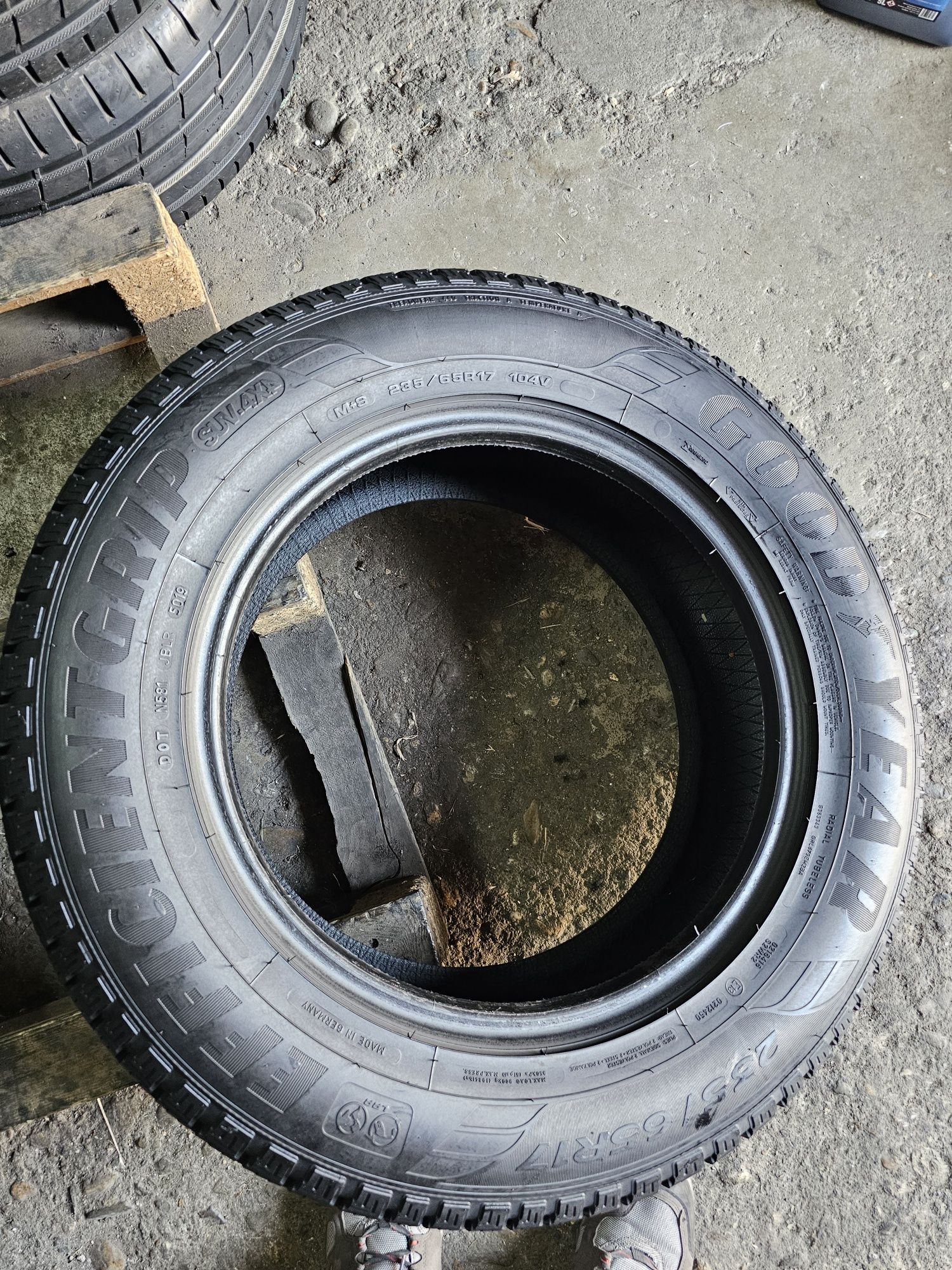 2 anvelope vara 235 65 17 Goodyear 7mm 2019