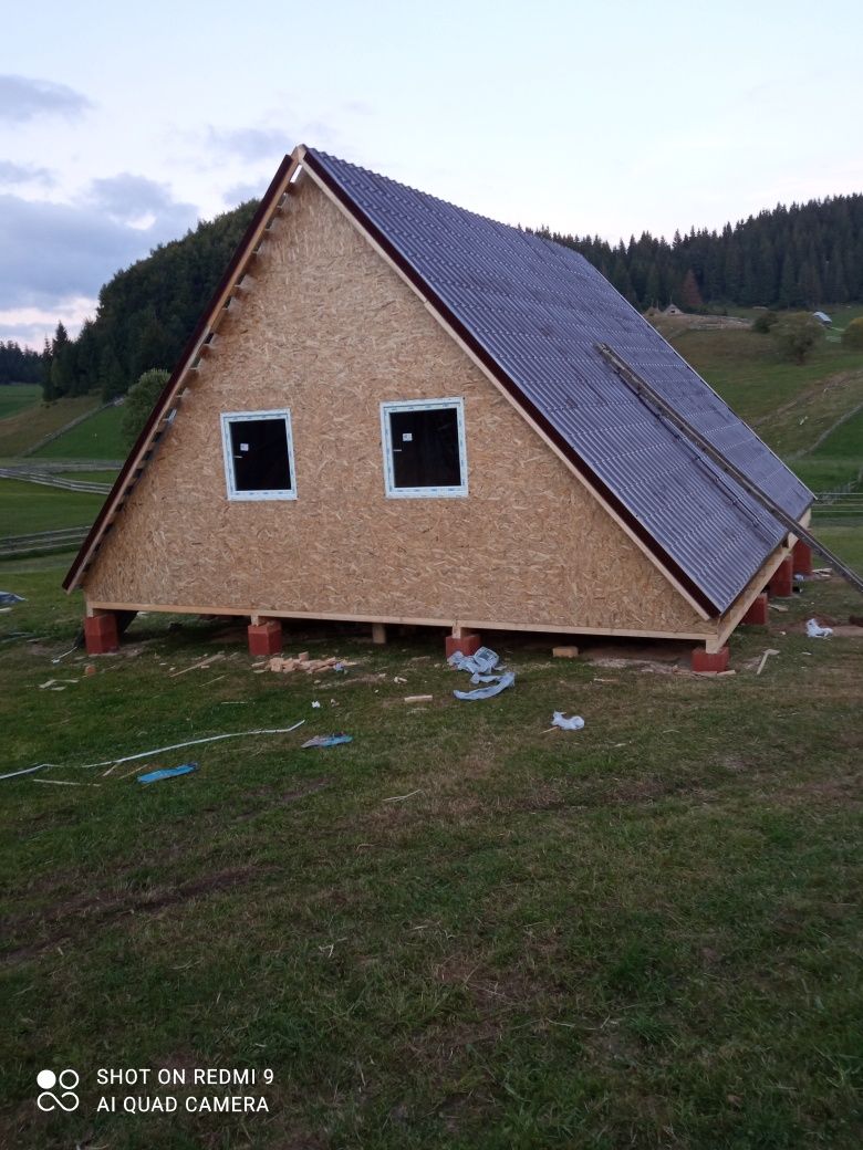 Vând construiesc cabane in forma literei A