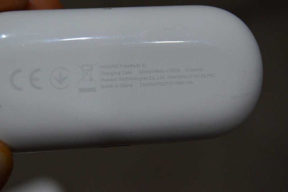 Casti in ear HUAWEI Freebuds 3i cu probleme