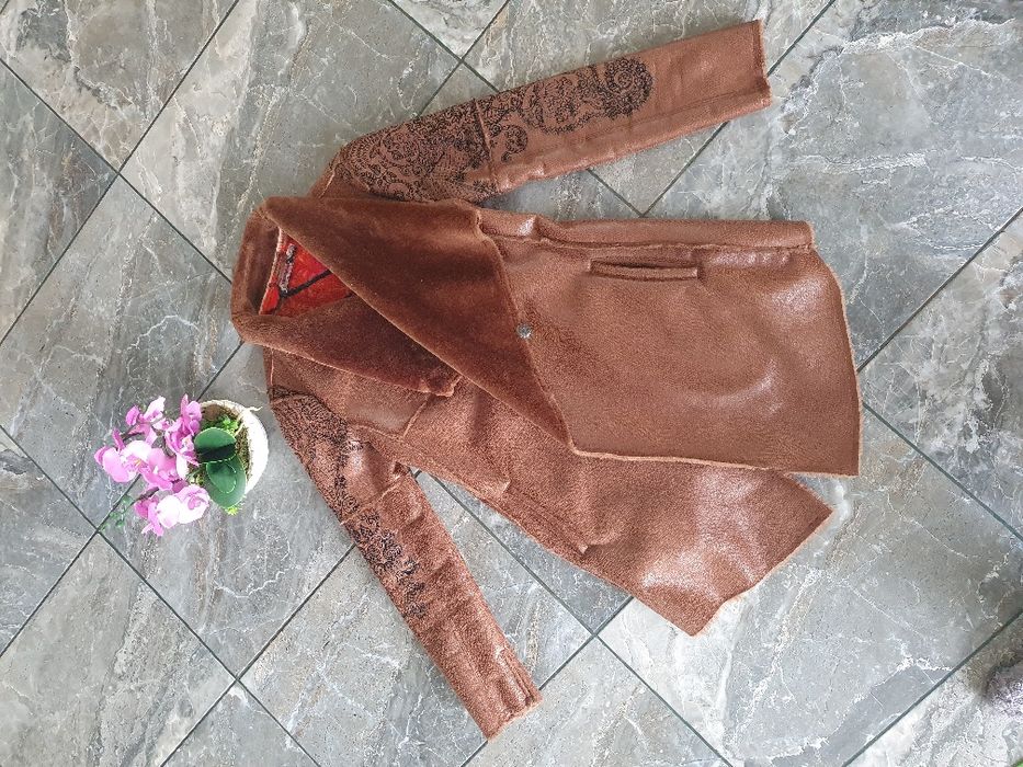 Haina (geaca) din piele, blanita de toamna/ iarna