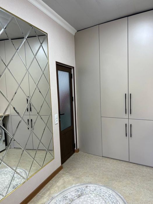 АРЗОН ХОВЛИ срочно сотилади!! Аэропорт олди