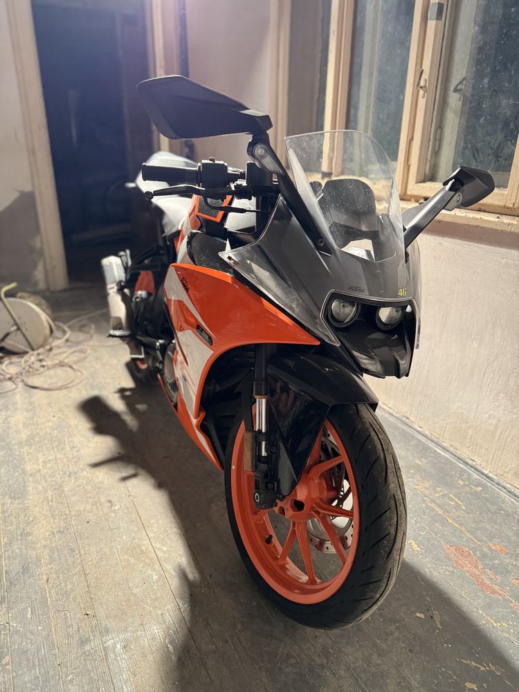 KTM RC 125 – An 2017 – 18.000km IMPECABIL (nu aprilia ,cbr,yzf,exc)