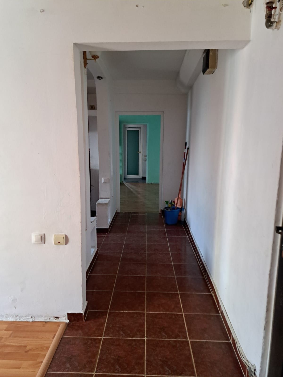 Apartament trei camere de vânzare!