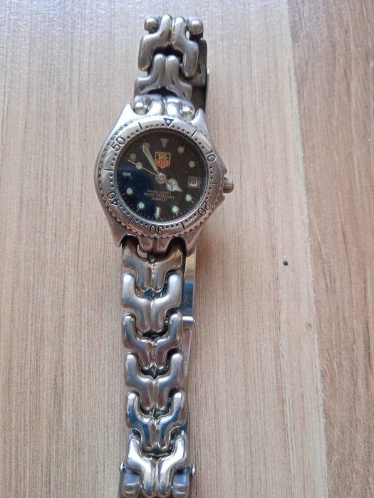 часовник TEG Heuer  дамски работи