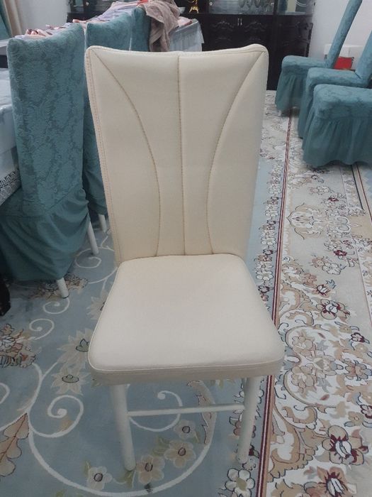 Продам Стол стулья Горку и Шторы