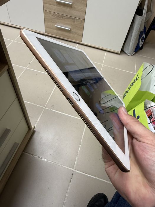 Таблет Apple iPad 7-th Generation (2019) 32gb 10,2”, 4G+Wi-fi