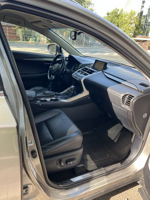 Lexus NX 200 revizii Toyota