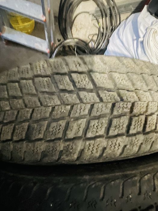 Зимни гуми за джип