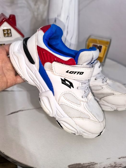 Adidași băieți marimea 31 Lotto