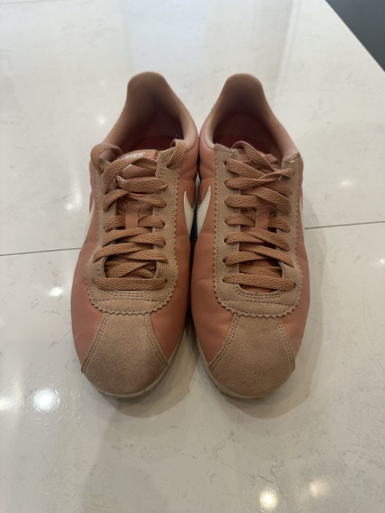 Дамски маратонки nike