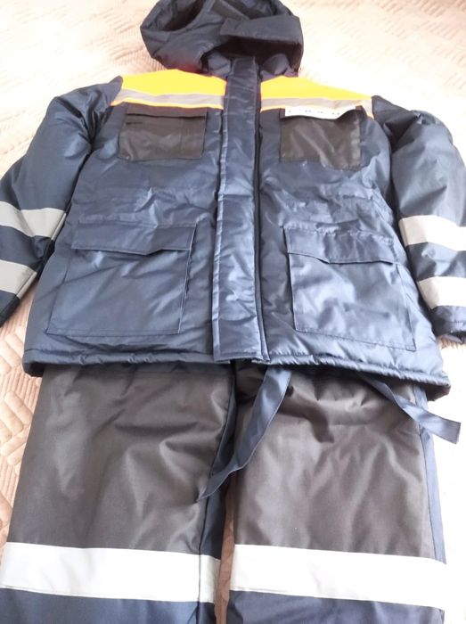 Продам зимний спец. костюм