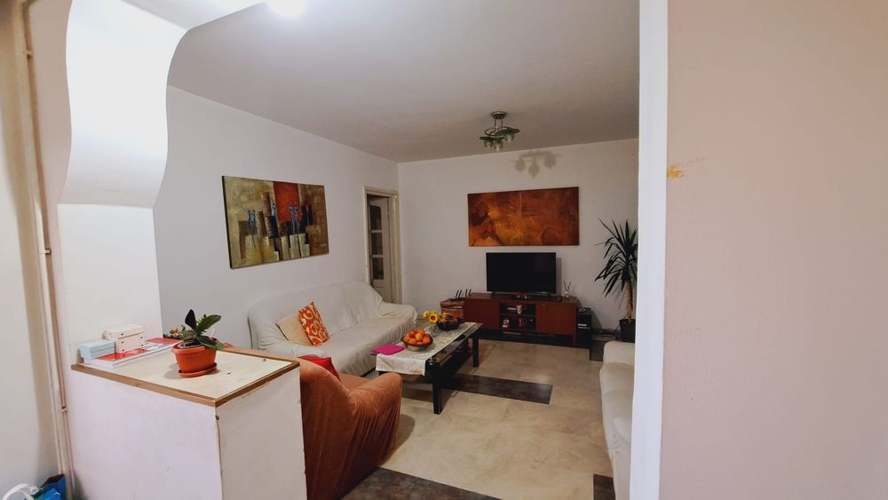 apartament de vanzare Ap. 3 camere sup 75mp