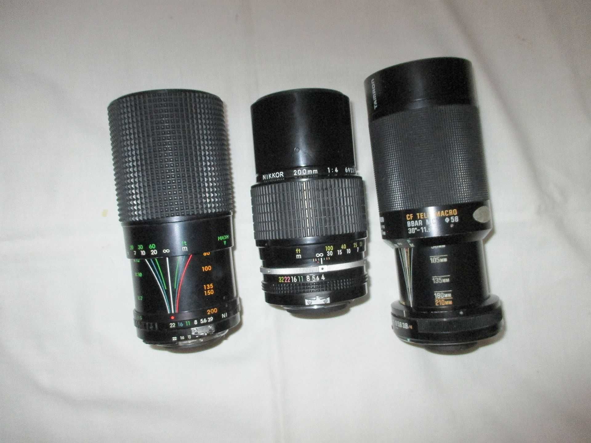 Aparat foto vintage pe film normal si 3 obiective baioneta Nikon
