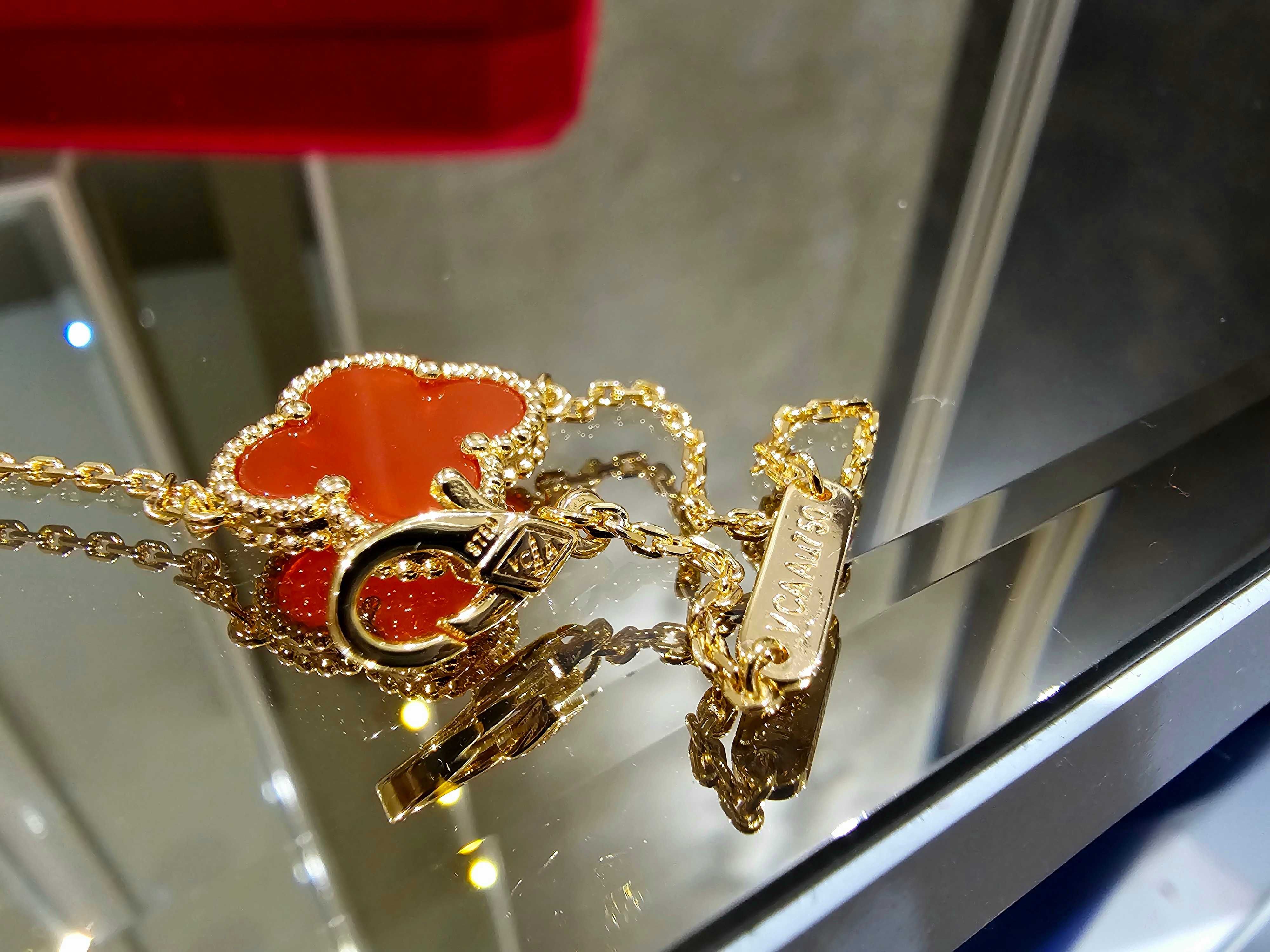 Van Cleef & Arpels VCA Rose Gold Red Alhambra 1 Motif Дамска Гривна