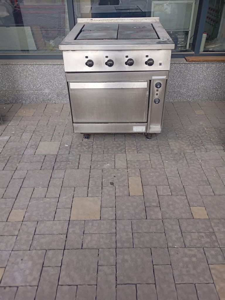 Продам плиту электрическую 4 комфорочную.