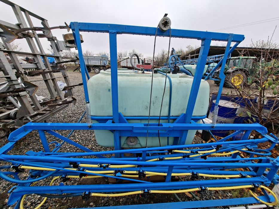 Instalatie de erbicidat berthoud  14m  1000litri  met ,erbicidator