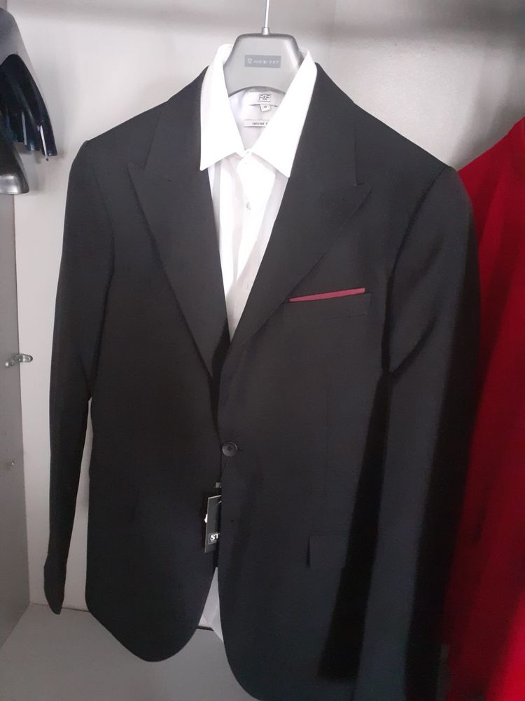 Costum barbat evenimente URGENT