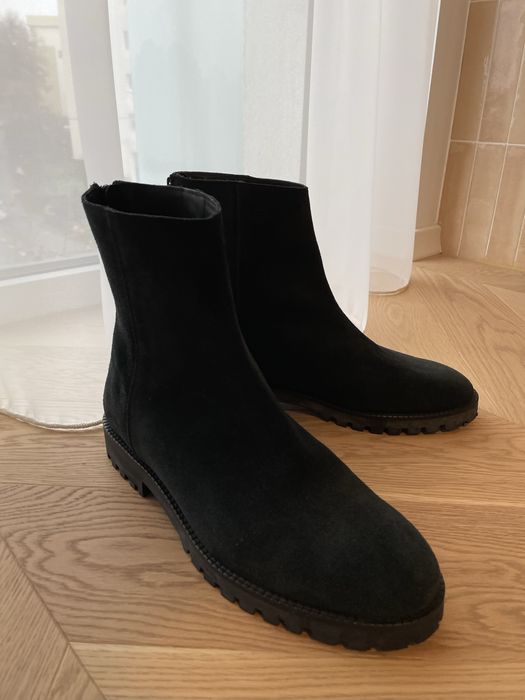 Ghete negre impermeabile din piele intoarsa COS 43