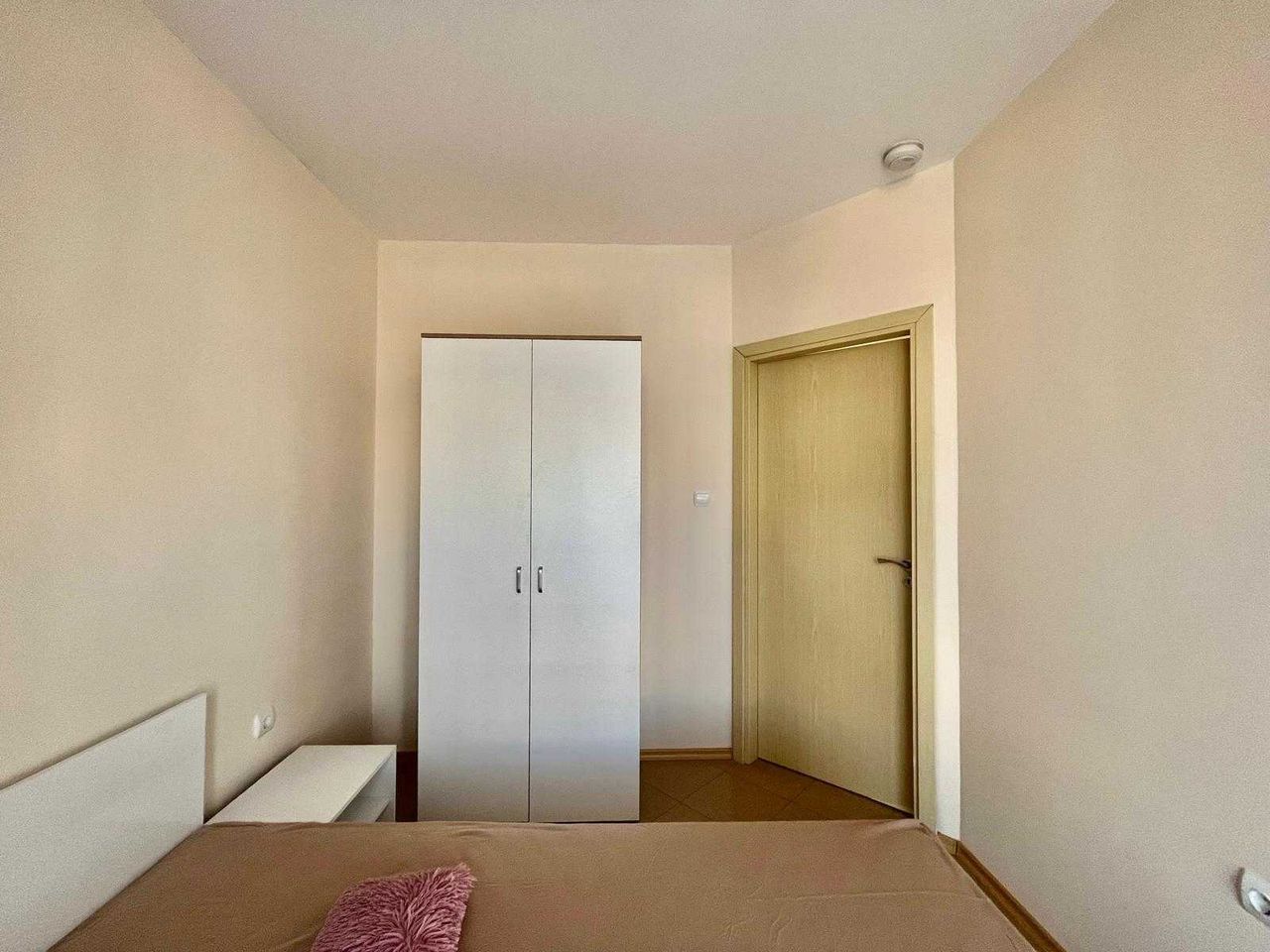 Продава се Двустаен апартамент в к.к. Слънчев бряг - 52 кв.м за 1077 €/кв.м - Снимка #15