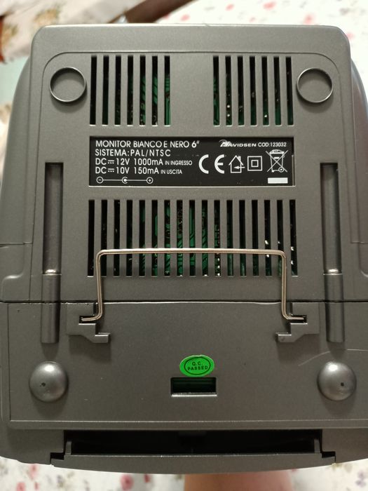 Camere de supraveghere interiori cu monitor