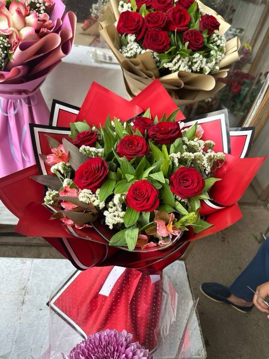 atirgul lola buket gullar arzon narx