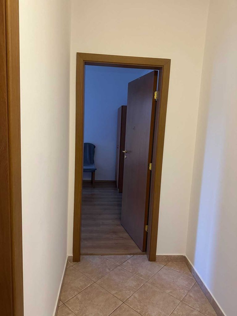 Дава се под наем Тристаен апартамент в Бургас, Център - 80 кв.м за 280.5 € - Снимка #5