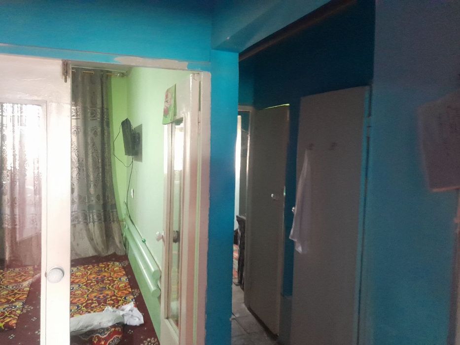 Космаботда 5 этажли курписда 4 чи этажинда 2 хонали квартира сотилоди