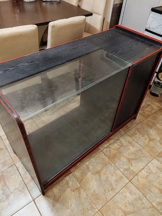 Ветрина тип бюро