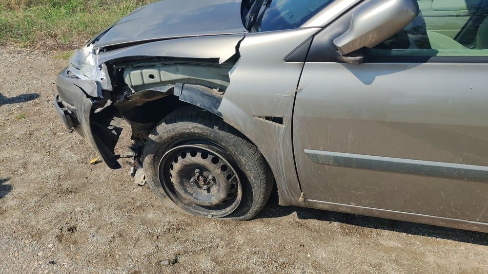 Renault Megane 1.5 dci avariat