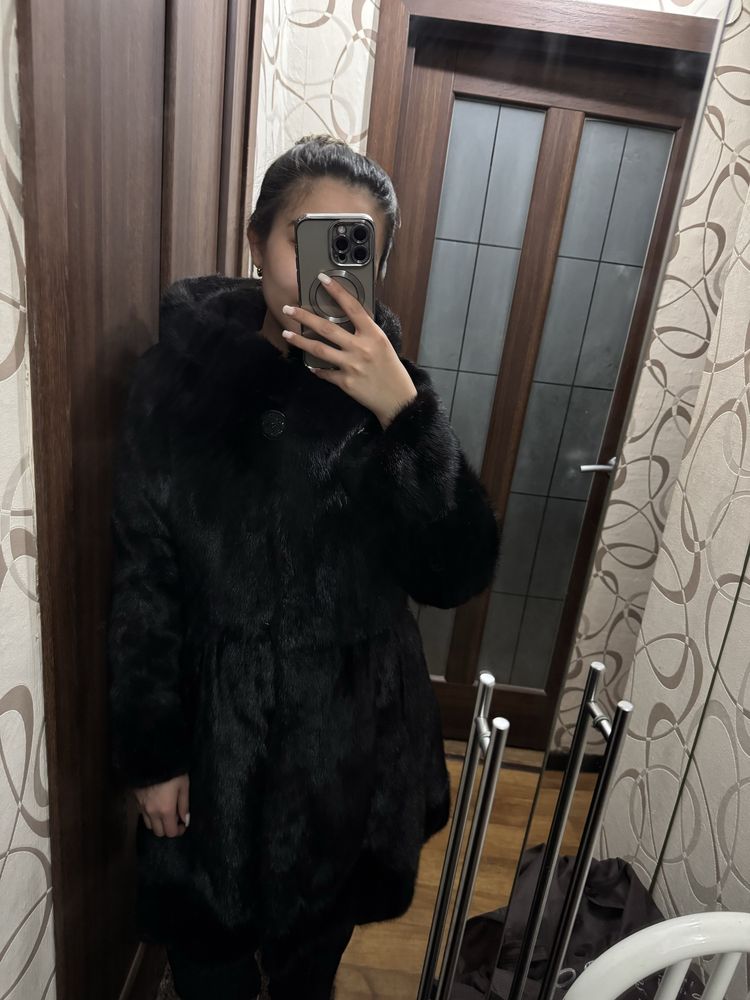продается Норковая шуба в размере 42-44 рр