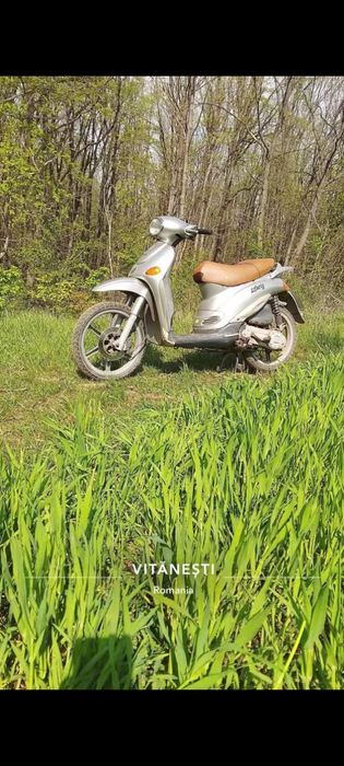Vând scuter Piaggio Liberty 49cc 4t