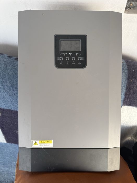 Kit panouri fotovoltaice + Invertor 5.5 KW + baterii