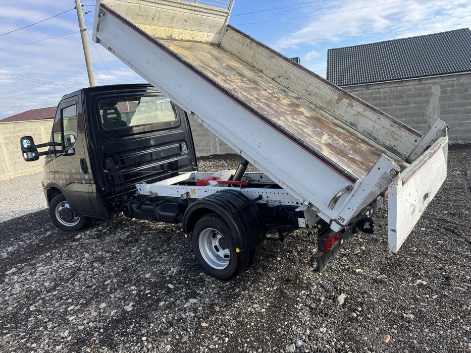 Iveco basculabil pe spate