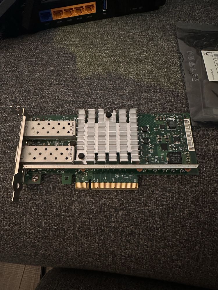 Placa de retea NIC 10gb Intel X710-DA2 10gbit + Module SFP