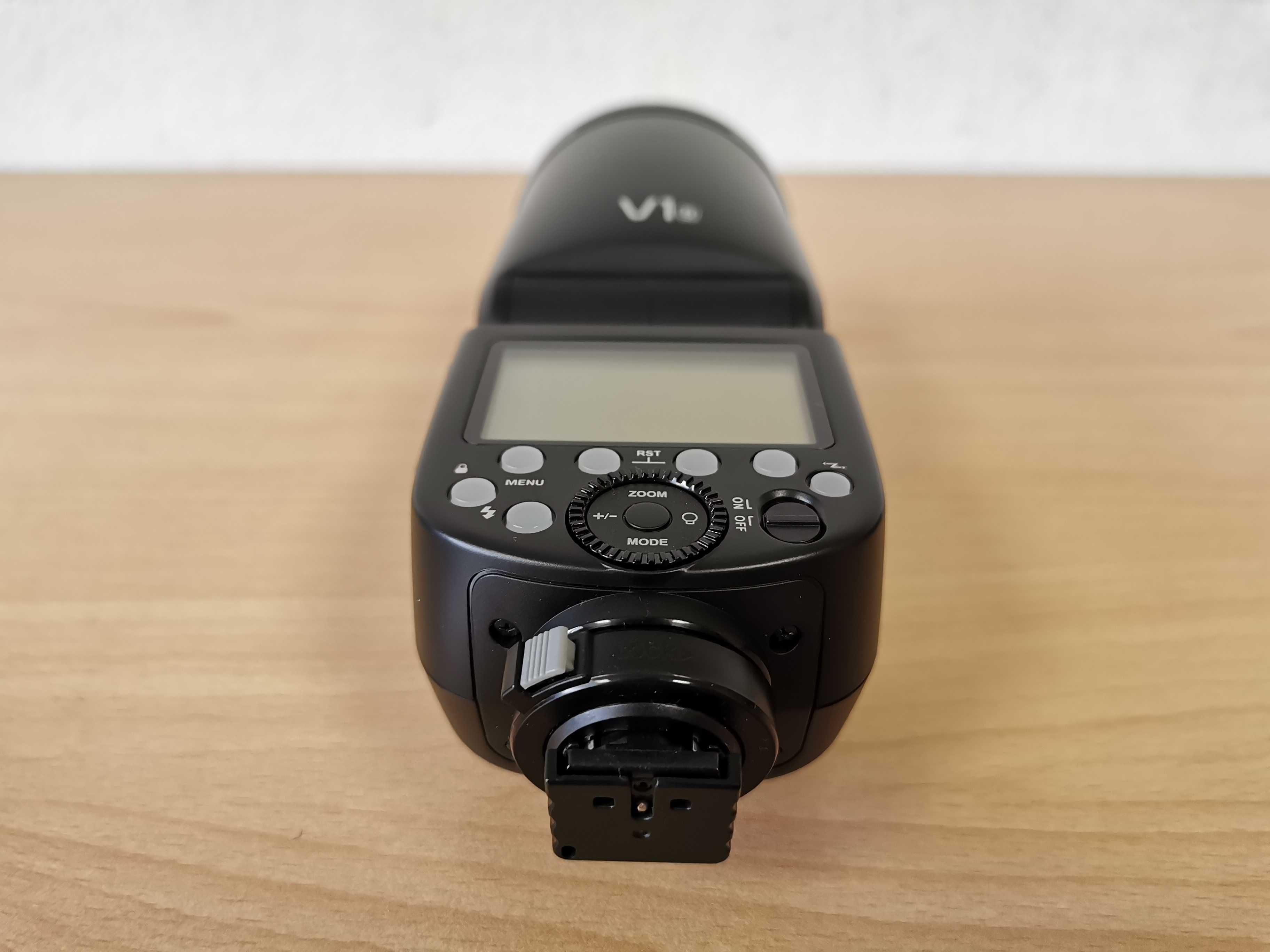 Godox V1 (S) светкавица за фотоапарати Sony