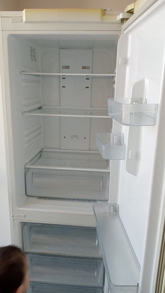 Холодильник большой Samsung