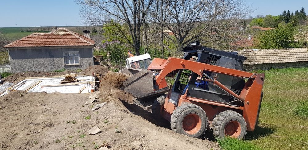 Къртене и извозване на строителни отпадъци
