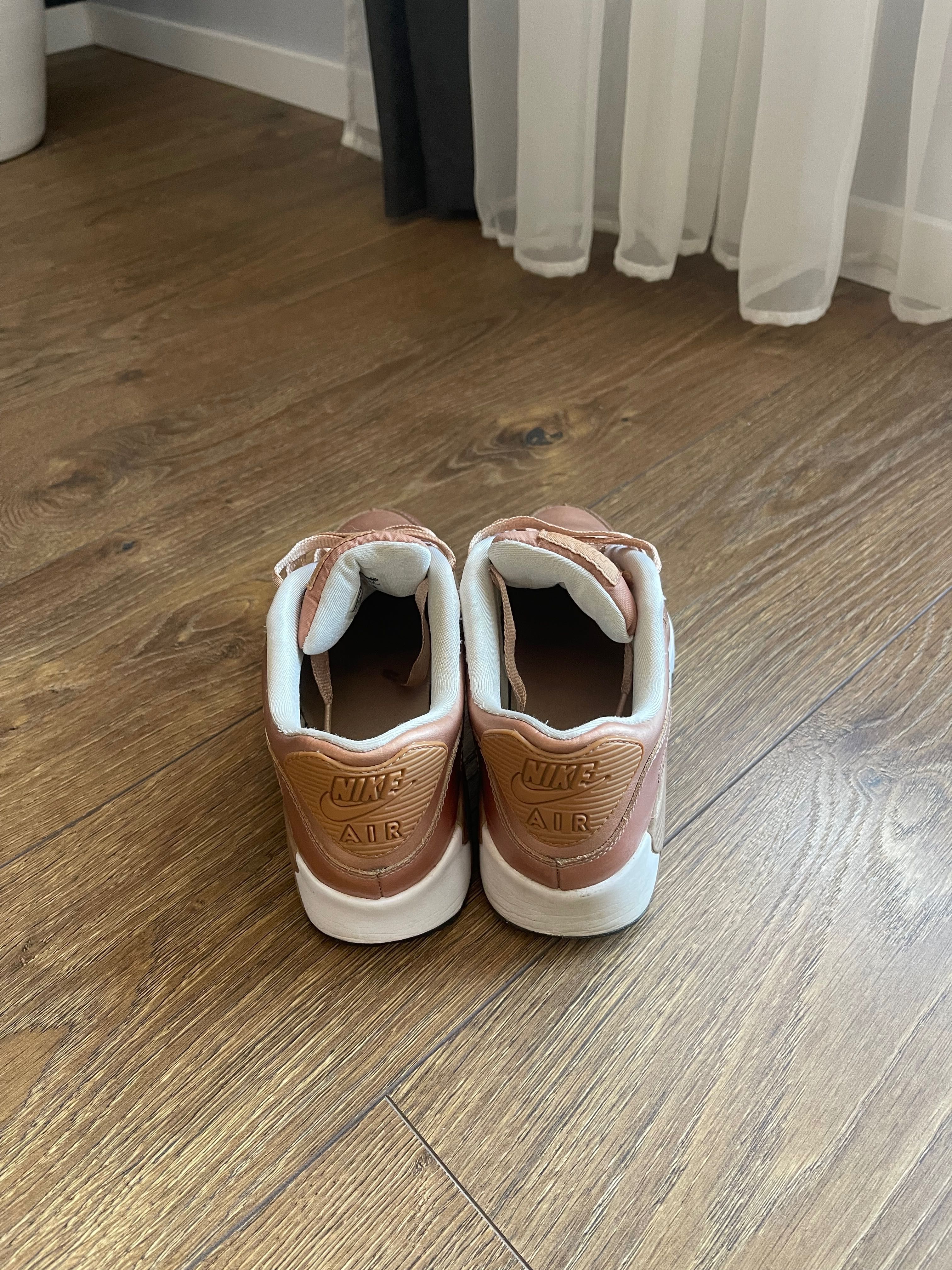 Разпродажба обувки MUSSETE, NIKE, Converse от 15 лв, номер 38 и 39