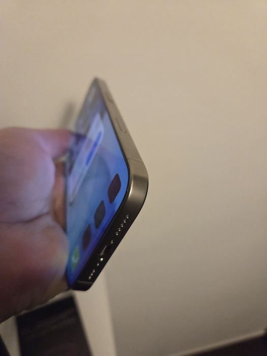 Vand iphone 16 Pro 256Gb ca nou