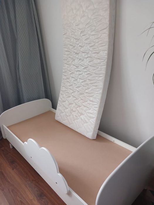 Детская кровать с матрасом новая