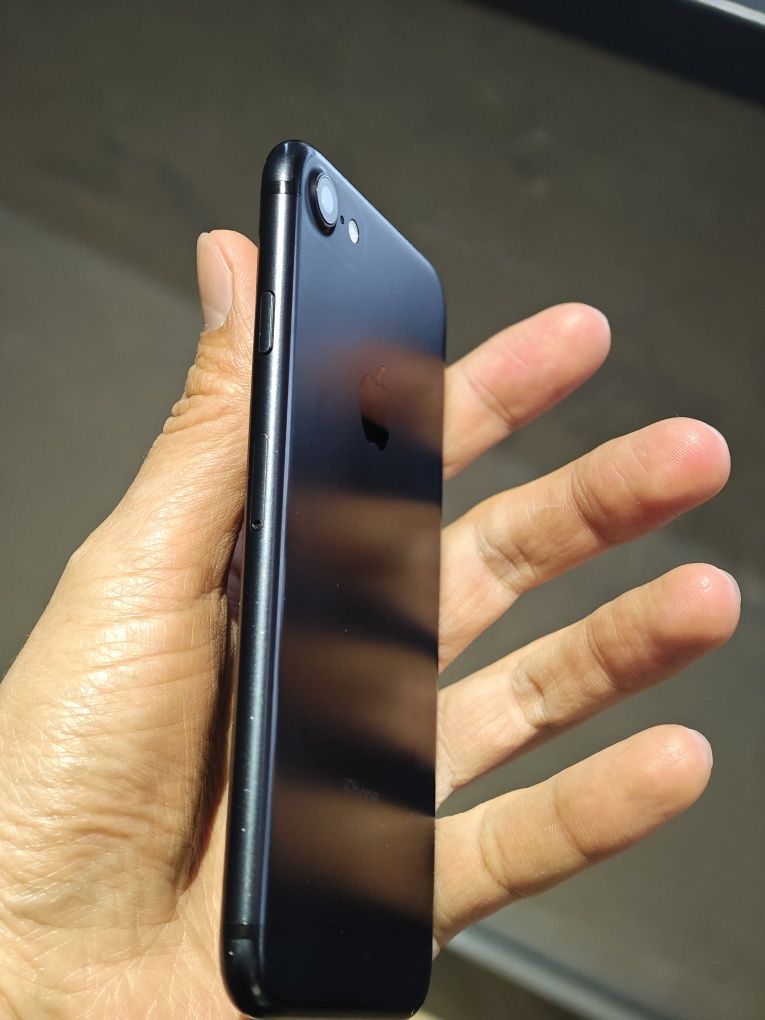 Iphone 7  Matt Black 256Gb