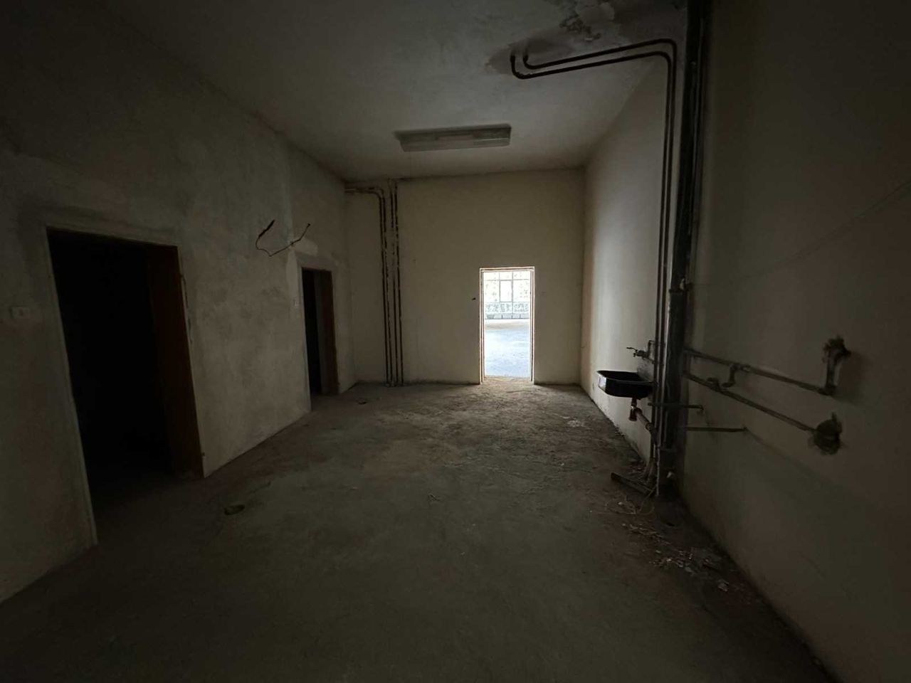 Продава се Магазин в Пловдив, Гагарин - 410 кв.м за 899 €/кв.м - Снимка #14