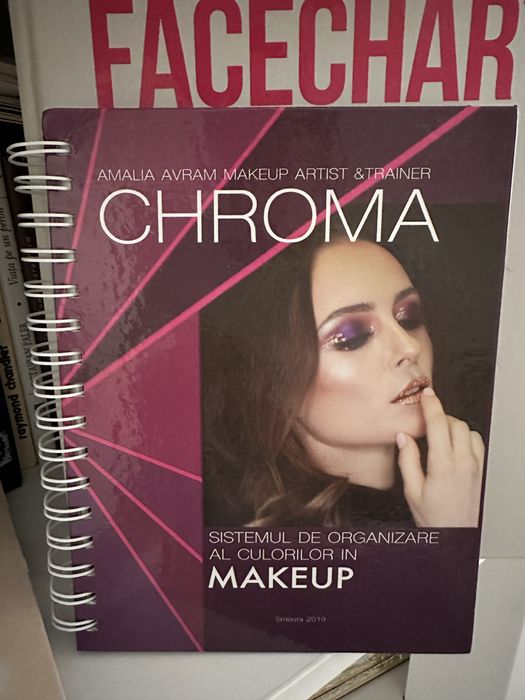 Cartea Chroma make up