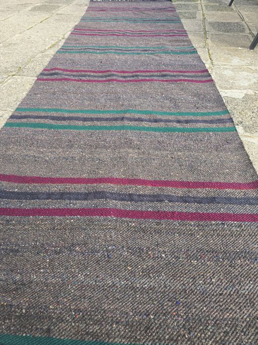 Вълнена пътека, ръчно тъкана