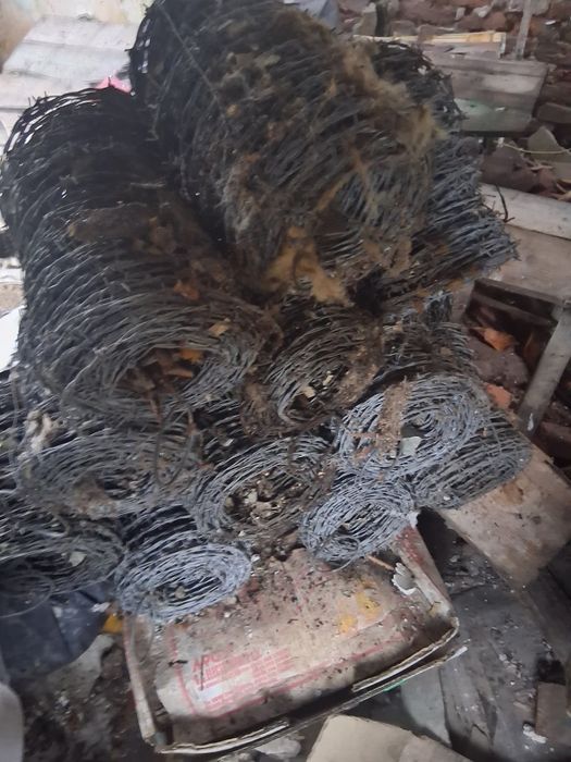 Sarma inginpata si 2 marmide aluminiu de 50 de litri