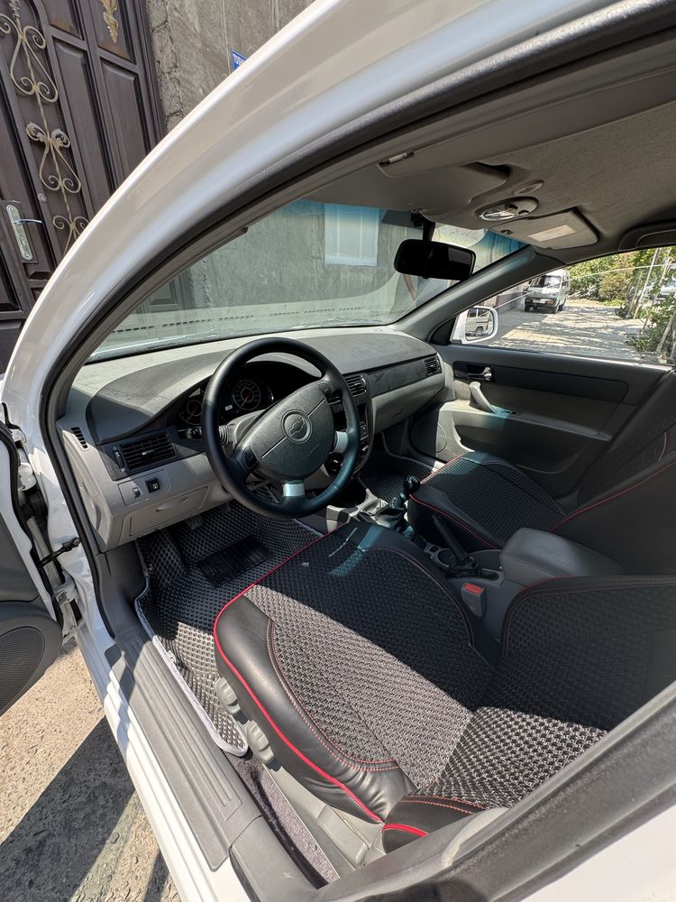 Yangi holatda chevrolet jentra sotiladi