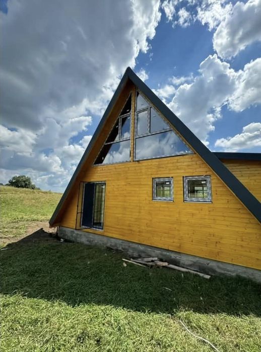 Vand cabane pe structura din lemn