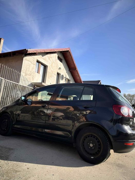 Vând golf 5 stare foarte bună de funcționare
