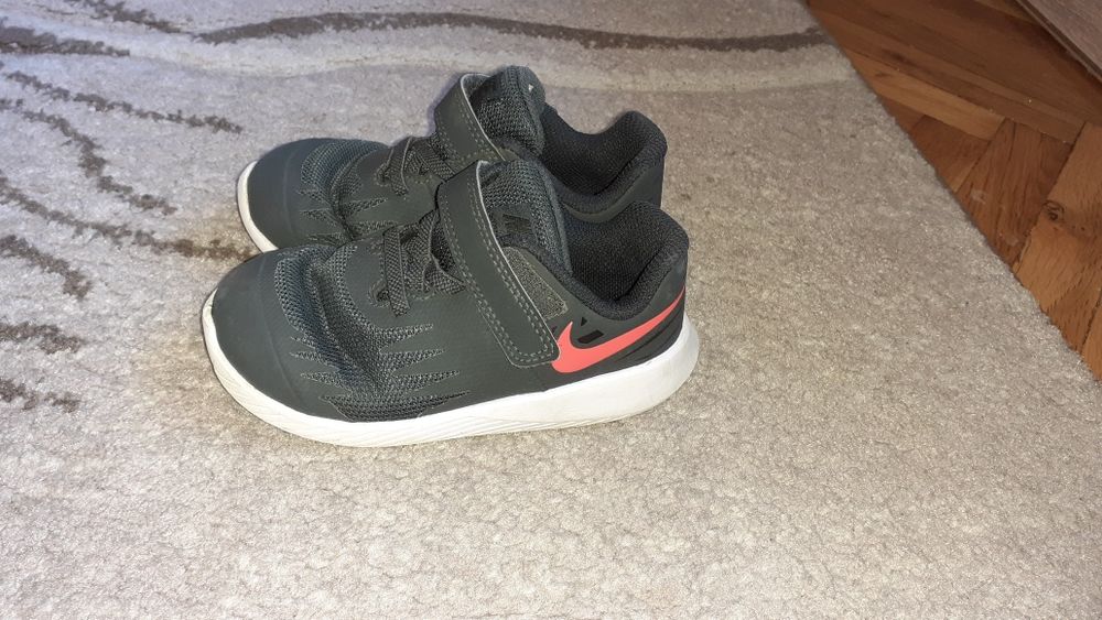 Маратонки Nike 25 номер