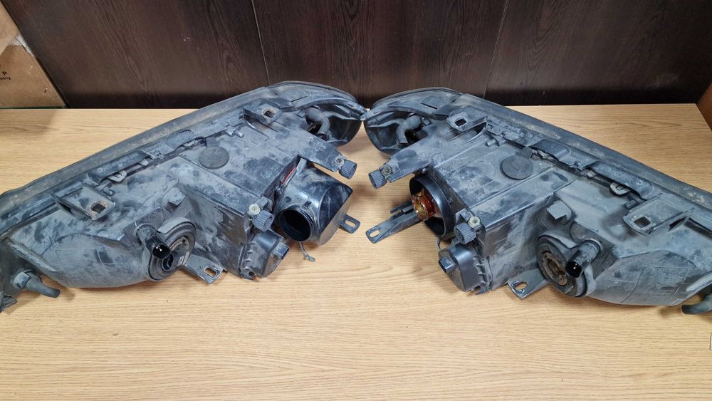 БМВ Х5 Е53 ксенон ляв десен фар фарове BMW X5 E53 xenon desen far